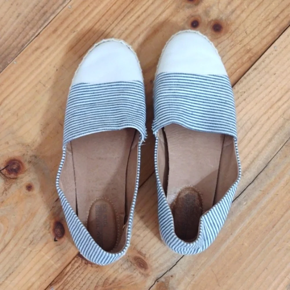 Adam Tucker by Me Too Blue Striped Leather Espadrille Flats Size 8.5